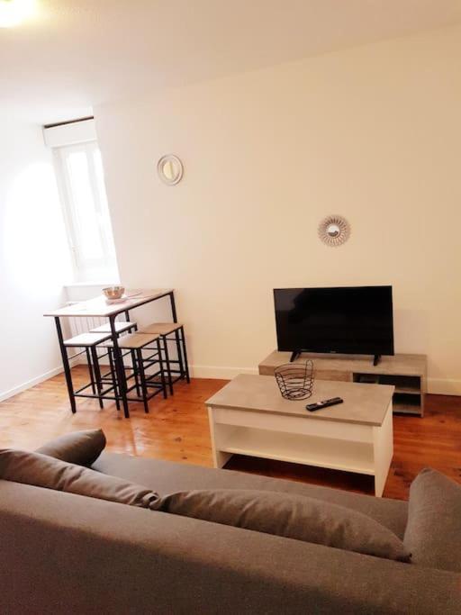 Апартаменти Le Jeanne 4/6 Couchages, Wifi, Sanctuaire Лурд Екстер'єр фото